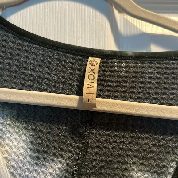 XCVI Tie Dye Oversized V-Neck Waffle Knit Tunic Top L Boho - Picture 2 of 7